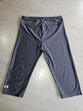 Under Armour Black Cropped Leggings